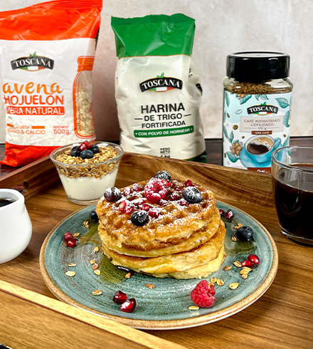 Desayuno especial con waffles