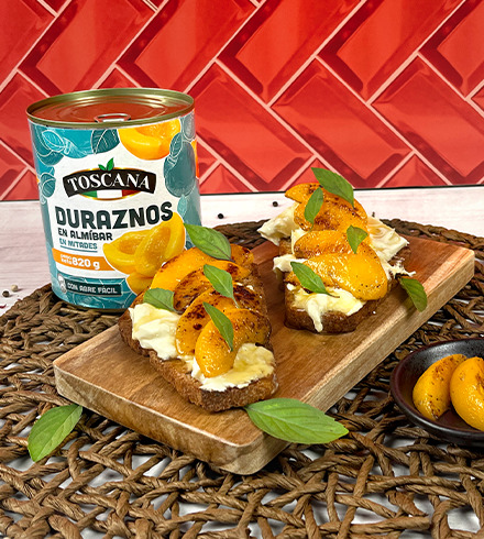 Tostadas con duraznos